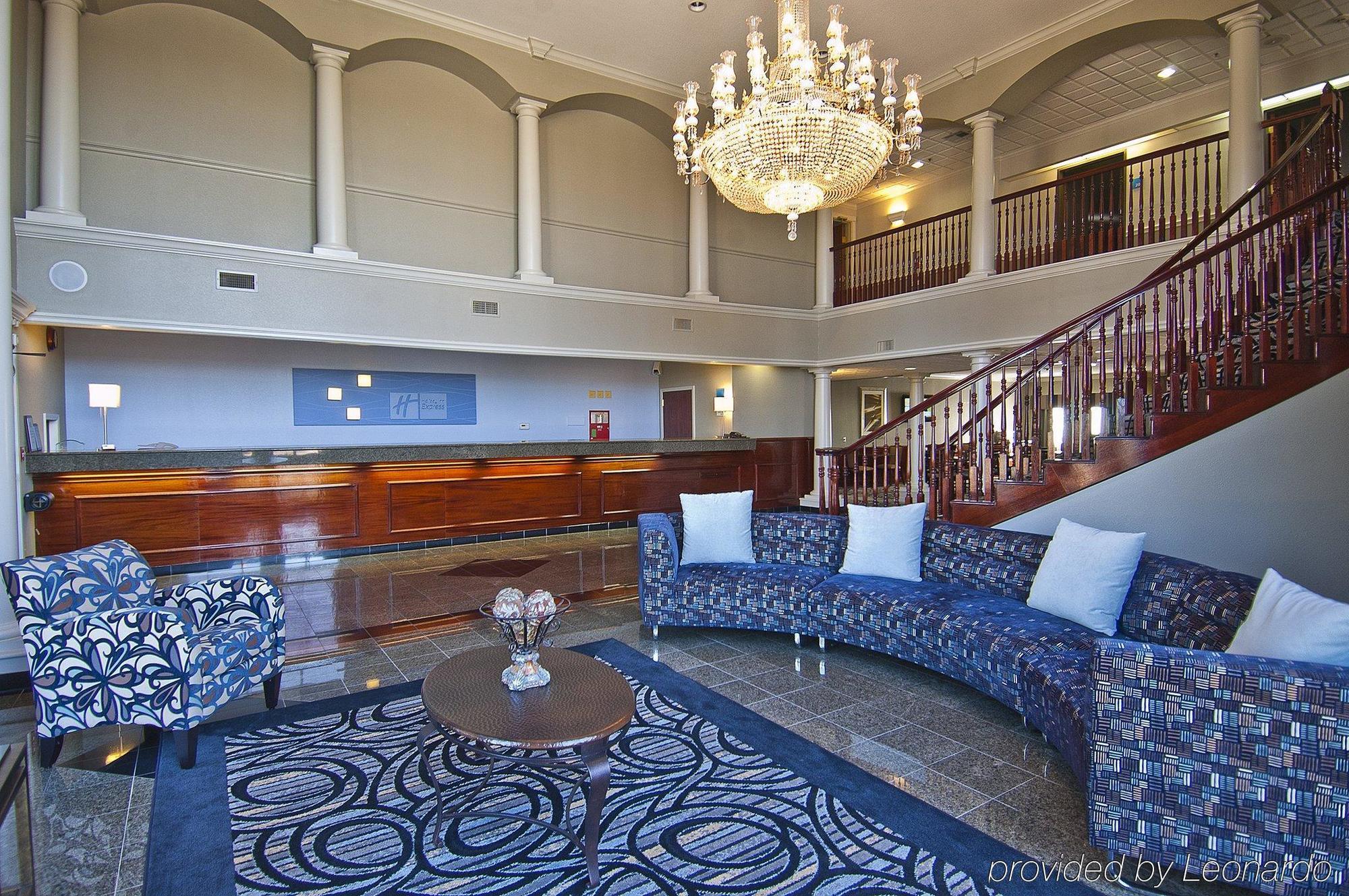 Holiday Inn Express Hotel And Suites Lake Charles By Ihg Dalaman gambar